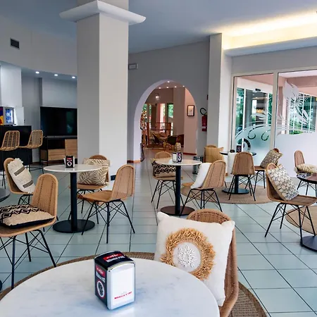 Отель St Gregory Park 4*