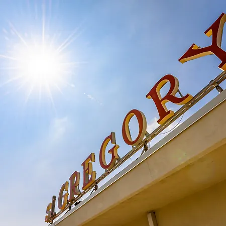 St Gregory Park Отель Римини